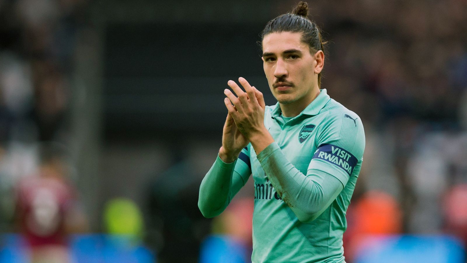 
                <strong>Hector Bellerin (FC Arsenal)</strong><br>
                Verletzung: KreuzbandrissMögliche Ausfallzeit: bis Oktober 2019
              