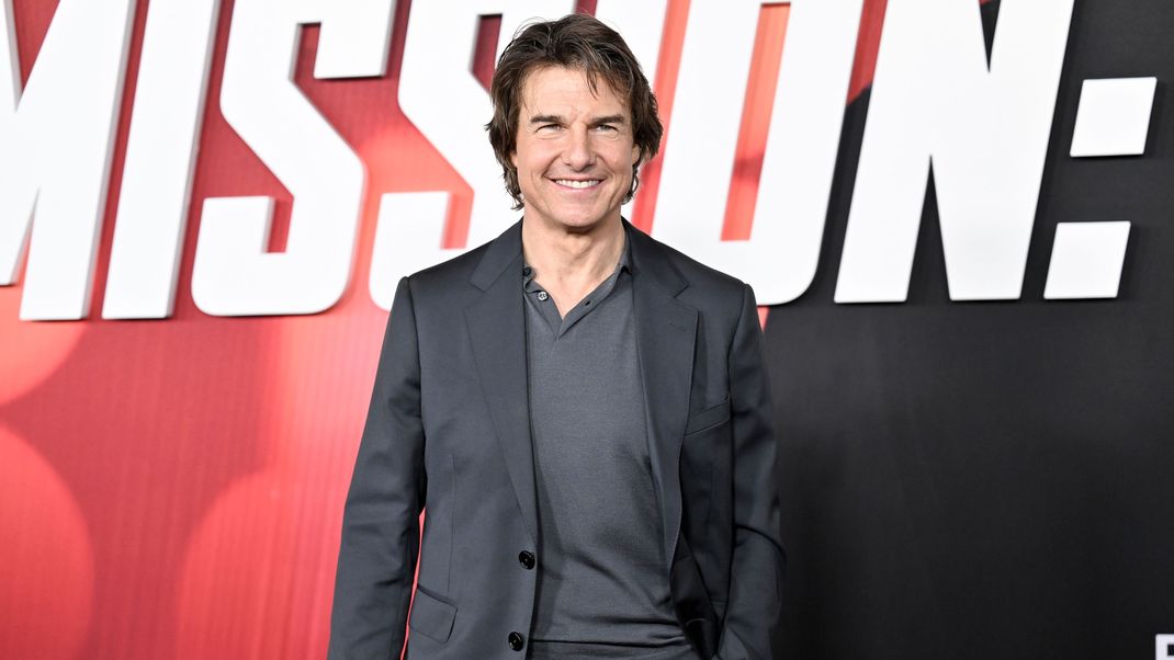 Tom Cruise erzählt jetzt von einem besonders gefährlichen Stunt, den er für "Mission Impossible 7" gedreht hat. Alle Infos dazu gibt es hier.