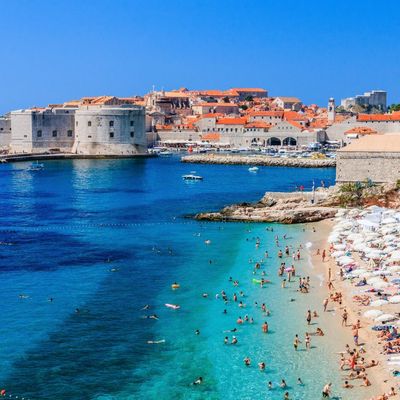 overtourismis-GettyImages-1208315984