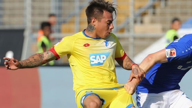 
                <strong>TSG 1899 Hoffenheim</strong><br>
                Platz 6: TSG 1899 Hoffenheim. Ausgaben: 23,6 Millionen Euro - Top-Transfer: Eduardo Vargas (6 Millionen Euro/SSC Neapel).
              