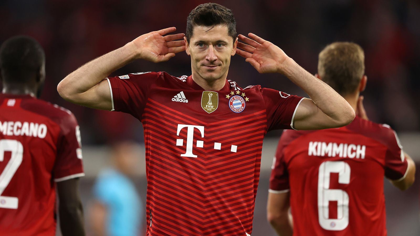 
                <strong>Robert Lewandowski</strong><br>
                Eröffnet mit seinem Treffer per Handelfmeter gewohnt sicher den Torreigen. Agiert auch beim 2:0 eiskalt. Ansonsten unauffällig, aber ein gutes Pferd springt nun mal nur so hoch, wie es muss. Wird in der 80. Minute ausgewechselt. ran-Note: 2
              