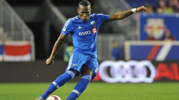 
                <strong>Didier Drogba (Montreal Impact)</strong><br>
                Didier Drogba (Montreal Impact): Eigentlich soll Didier Drogba noch einmal an die Stamford Bridge zum FC Chelsea zurückkehren. Der Vertrag des Ivorers bei Montreal Impact in der MLS ist allerdings noch bis Ende 2016 gültig. Dort ist der 38-Jährige mal wieder als Torjäger bekannt. Für den FC Chelsea stand er mehr als acht Jahre auf dem Platz. 2015 macht er zwölf Tore für den kanadischen Verein. In der laufenden Saison hat er natürlich auch schon einmal getroffen.
              