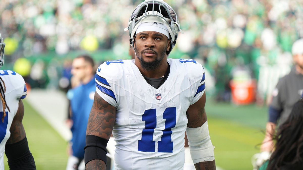 PHILADELPHIA, PA - DECEMBER 29: Dallas Cowboys linebacker Micah Parsons (11) looks on during the game between the Philadelphia Eagles and the Dallas Cowboys on December 29, 2024 at Lincoln Financia...