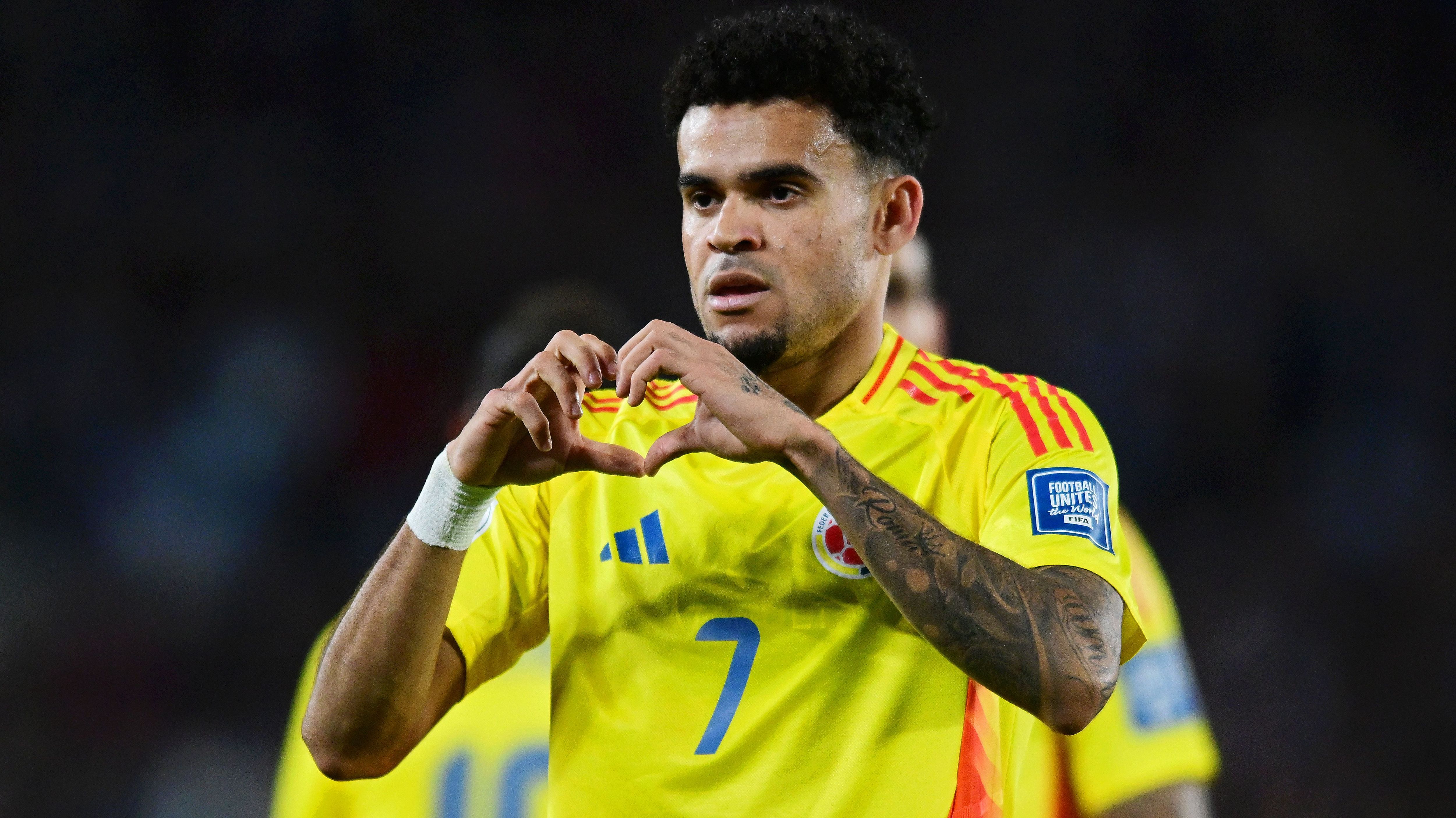<strong>Top 10: Die teuersten Transfers der Bundesliga-Geschichte</strong><br>Mit dem<a data-li-document-ref="550431" href="https://www.ran.de/sports/fussball/premier-league/news/florian-wirtz-wechsel-zum-fc-liverpool-offiziell-bayer-leverkusen-kassiert-wohl-rekord-abloese-550431"> </a>Wechsel vom FC Liverpool zum FC Bayern München hat sich Luis Diaz in die teuersten Transfers der Bundesliga-Historie eingeordnet. Von der Spitze ist er jedoch noch weit entfernt. <strong><em>ran</em></strong> zeigt Top 10. (Stand: 30. Juli 2025, Quelle: transfermarkt.de)