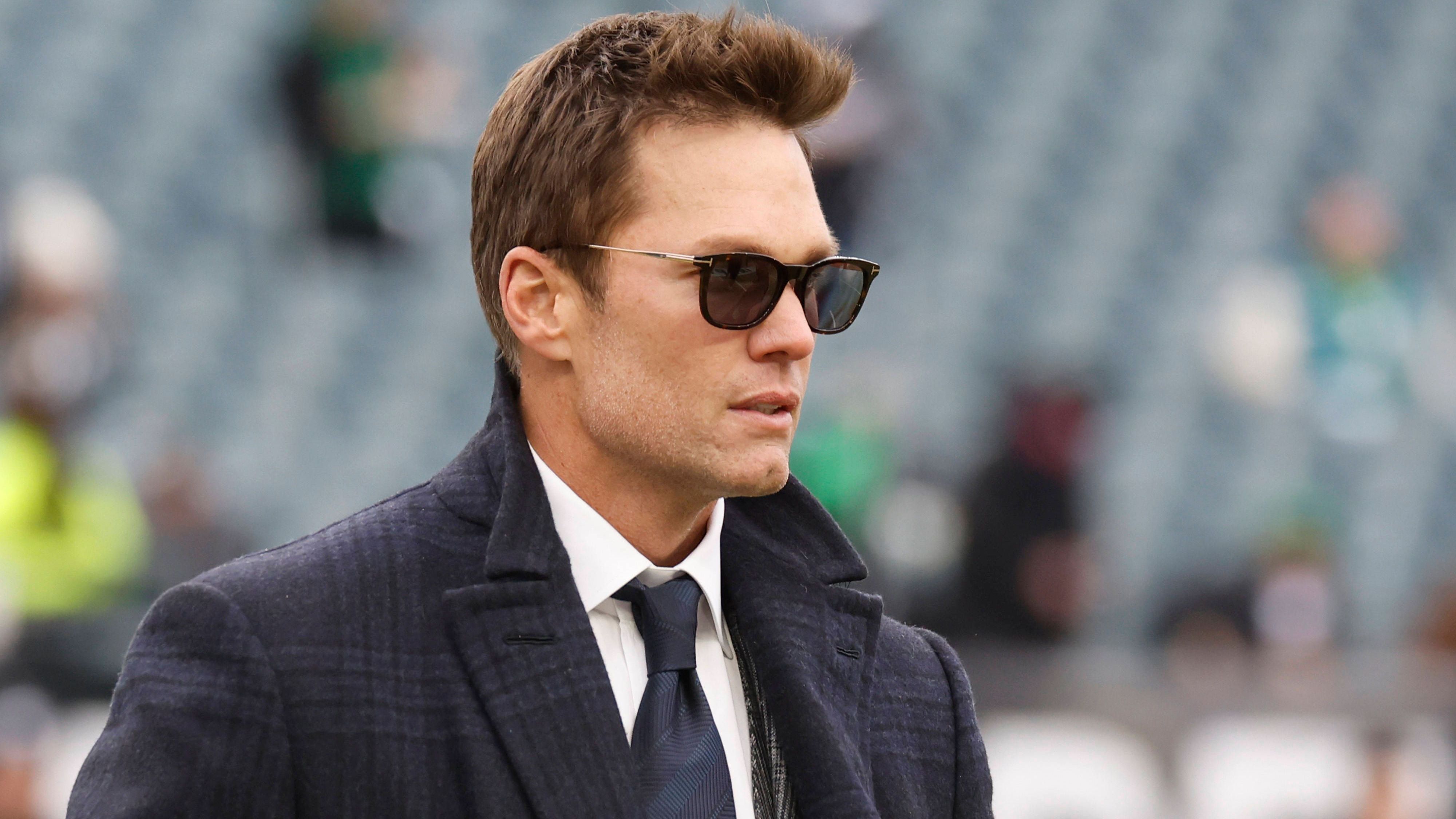 <strong>Die Top-Verdiener der Ex-NFL-Quarterbacks</strong><br>Zur Einordnung: Tom Brady, der wohl beste Footballspieler aller Zeiten, hat in seiner Karriere 332.962.392 US-Dollar verdient. Zwei aktive Spieler haben mehr kassiert. Der ebenfalls zurückgetretene Matt Ryan kam auf 303.713.631 US-Dollar, Drew Brees 269.710.422 US-Dollar. In unserer Galerie geht es allerdings nur um Passgeber mit einem aktuell gültigen Vertrag...