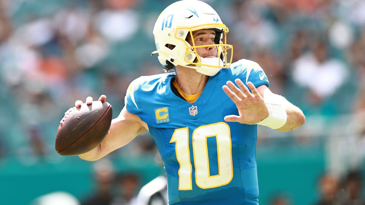 Los Angeles Chargers v Miami Dolphins - NFL 2025