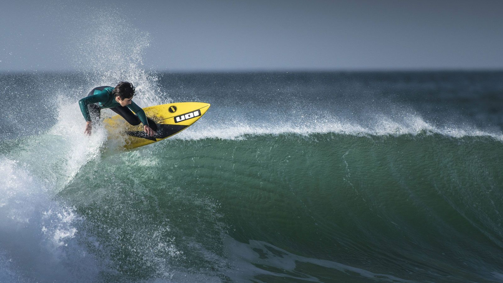 
                <strong>Neue Sportarten: Surfen</strong><br>
                Ganz neu im olympischen Programm ist auch das Surfen. Hier sind jeweils 40 Frauen und Männer startberechtigt. Die beiden Wettbewerbe werden auf dem Shortboard ausgetragen, dieses ist bis zu zwei Meter lang.
              