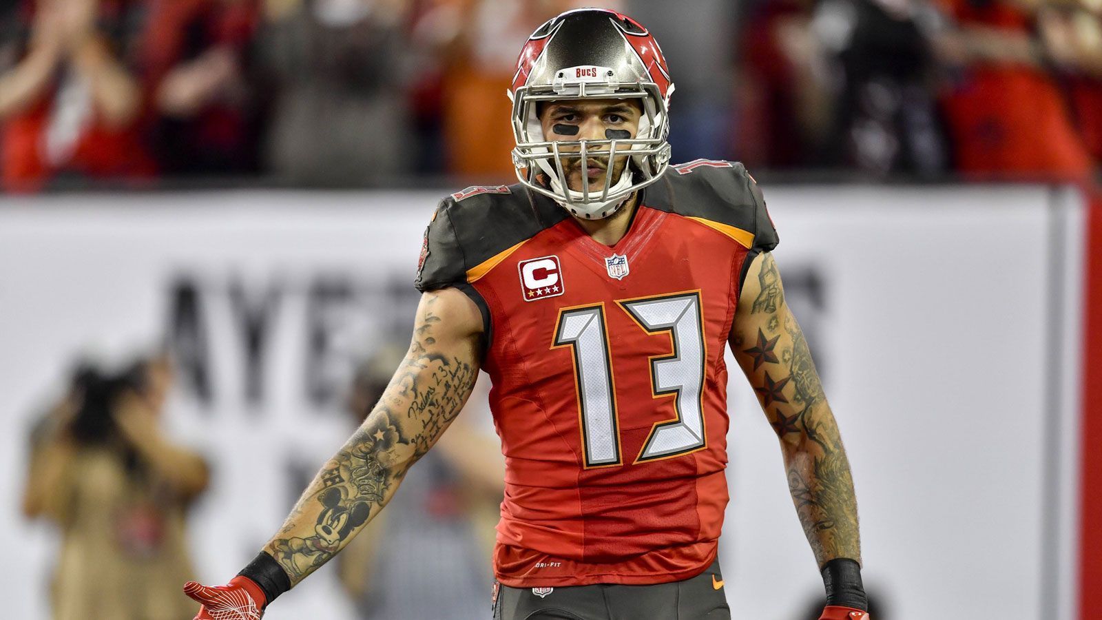 
                <strong>Platz 9: Mike Evans (Tampa Bay Buccaneers)</strong><br>
                Jahresgehalt: 16,5 Millionen US-DollarVertrag endet nach der Saison 2023
              