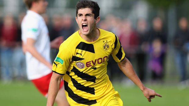 
                <strong>Christian Pulisic (USA/Borussia Dortmund)</strong><br>
                Christian Pulisic (USA/Borussia Dortmund). Der offensive Mittelfeldspieler spielt in der A-Jugend des BVB. Der US-Amerikaner ist bei der U17-WM in Chile einer der Hoffnungsträger seines Landes, auch wenn den "Soccer Boys" nur Außenseiter-Chancen zugerechnet werden.
              