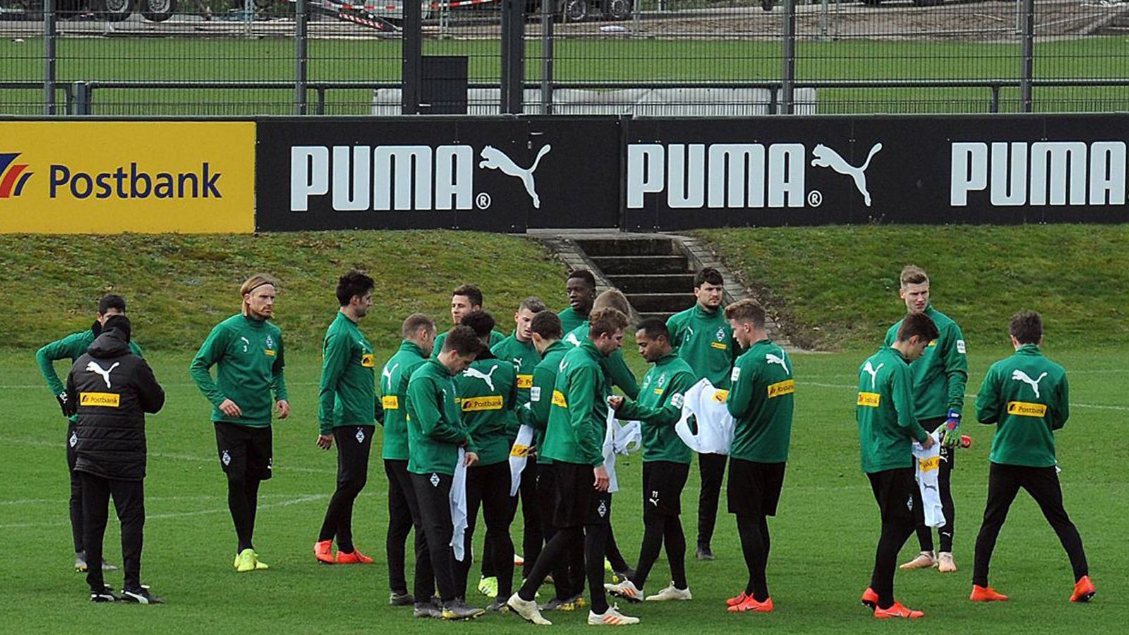 
                <strong>Borussia Mönchengladbach</strong><br>
                Trainingsauftakt: 30. Juni 2019Trainingslager: 14. - 21. Juli in Rottach-EgernTestspiele: noch in Planung
              