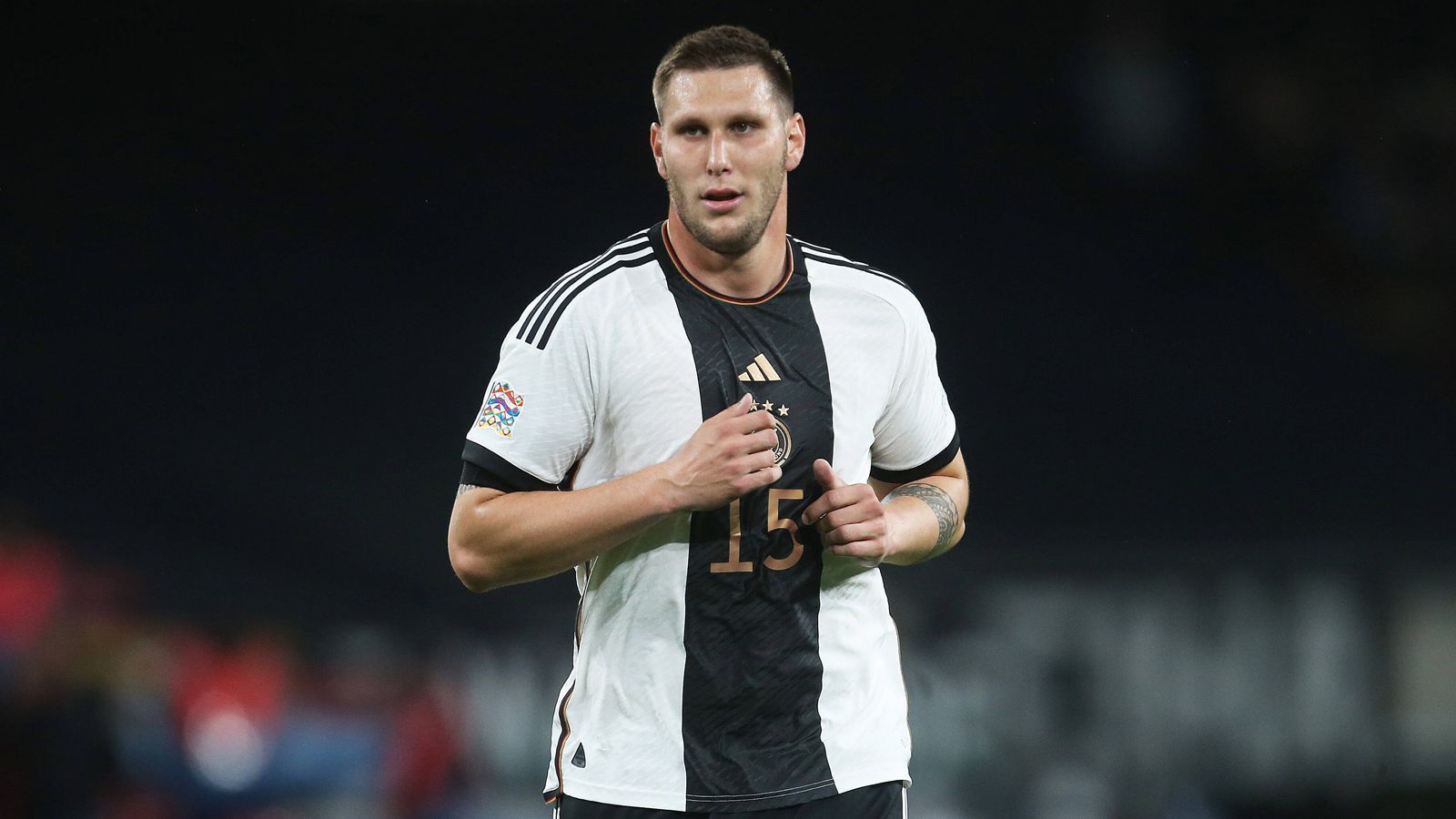 
                <strong>Niklas Süle</strong><br>
                &#x2022; Verein: Borussia Dortmund<br>&#x2022; Länderspiele: 42<br>&#x2022; Länderspieltore: 1<br>&#x2022; Bundesligaspiele: 232<br>
              