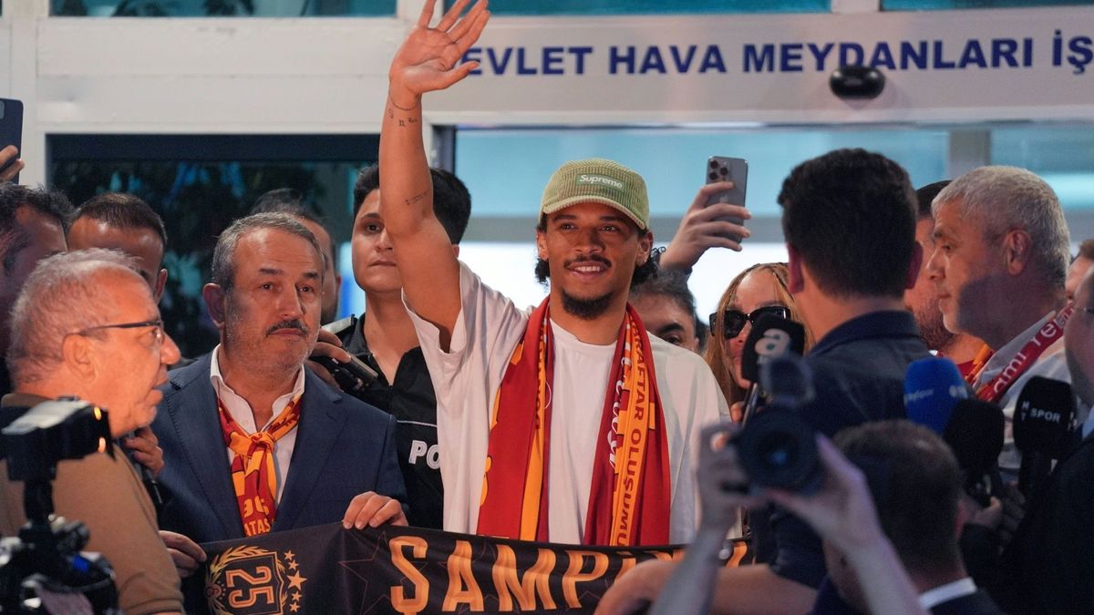 Sané im Juni bei seiner Ankunft in Istanbul