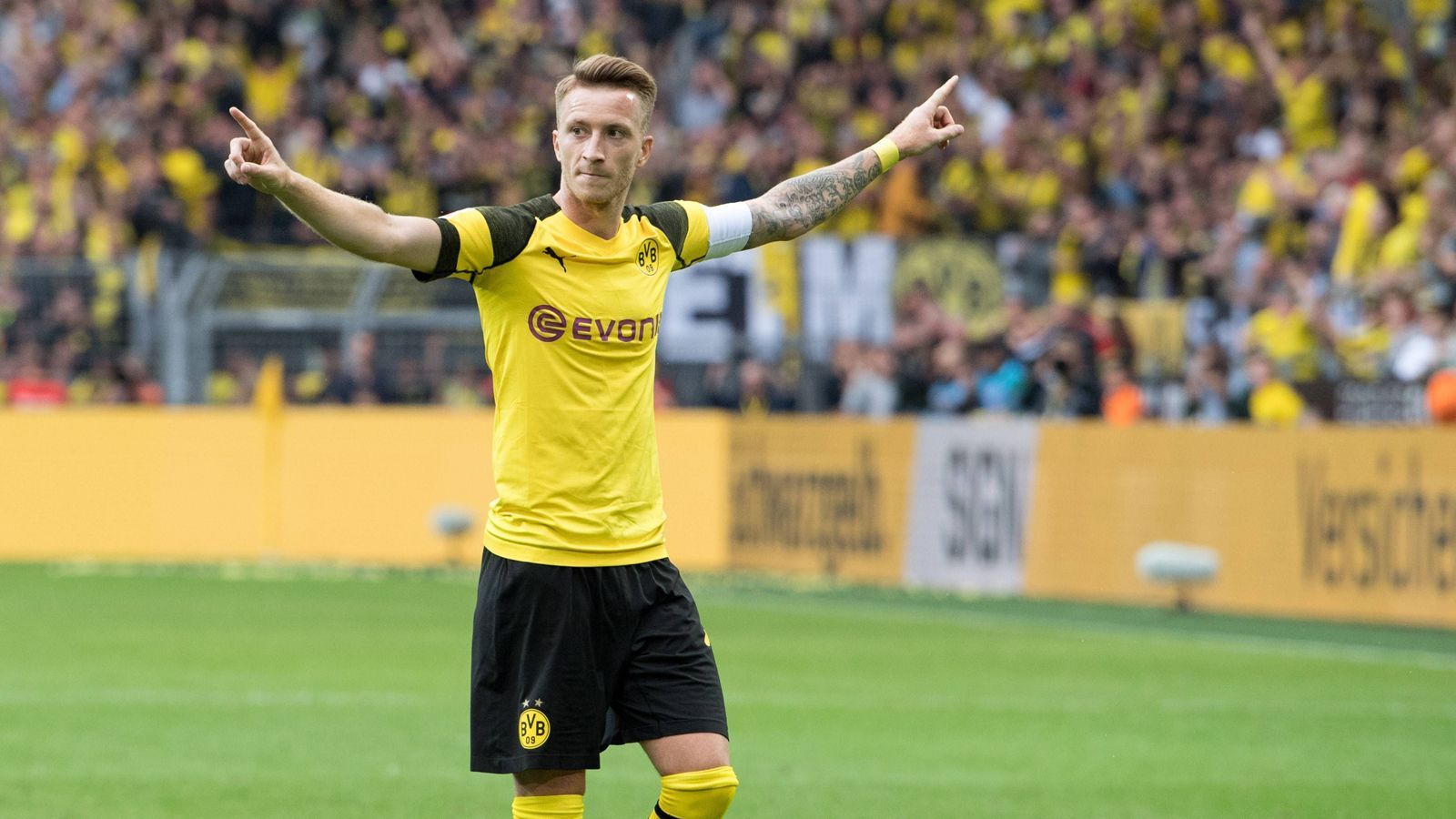 
                <strong>Topf 2: Borussia Dortmund (Vierter in Deutschland)</strong><br>
                Größter CL-Erfolg: Sieger 1997Trainer: Lucien FavreTopstar: Marco Reus (Bild)
              