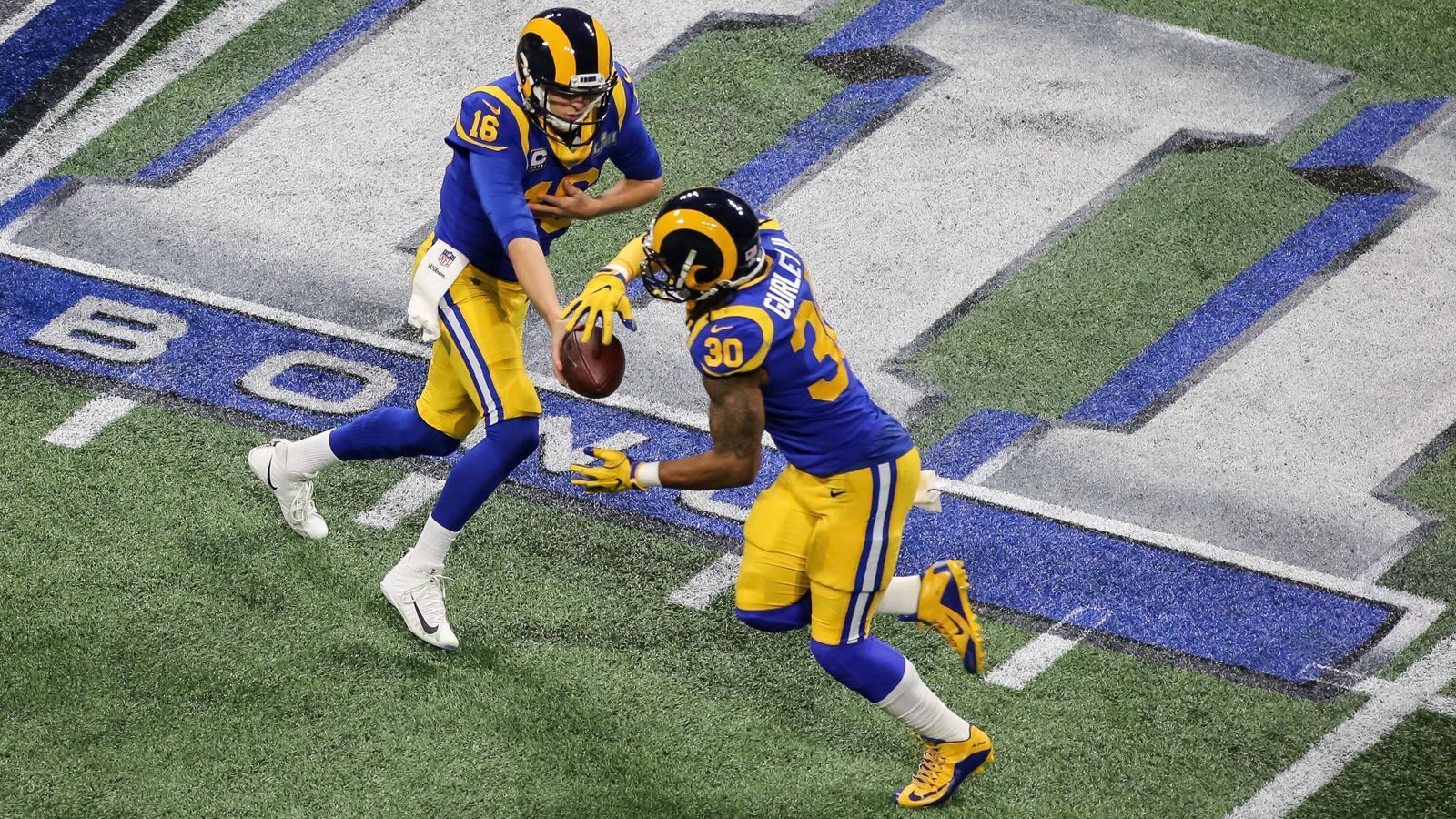 
                <strong>Los Angeles Rams</strong><br>
                Playoff-Teilnahmen: 30 -Playoff-Bilanz: 21-26 -Super-Bowl-Siege:  (1999) (+ 2 NFL Championships vor 1966) -Super-Bowl-Bilanz: 1-3 -Erste Saison: 1936
              