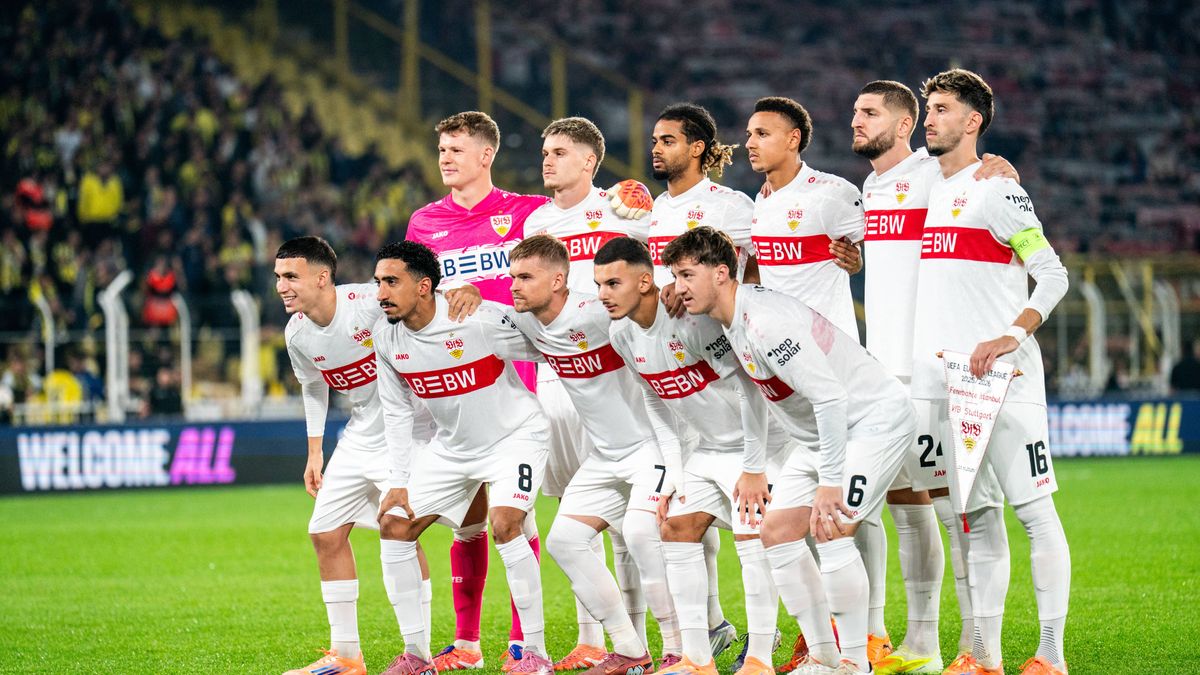Fenerbahce SK v VfB Stuttgart - UEFA Europa League 2025 26 League Phase MD3 The Stuttgart team poses for a photo during the UEFA Europa League match between Fenerbahce and Stuttgart at the Chobani ...