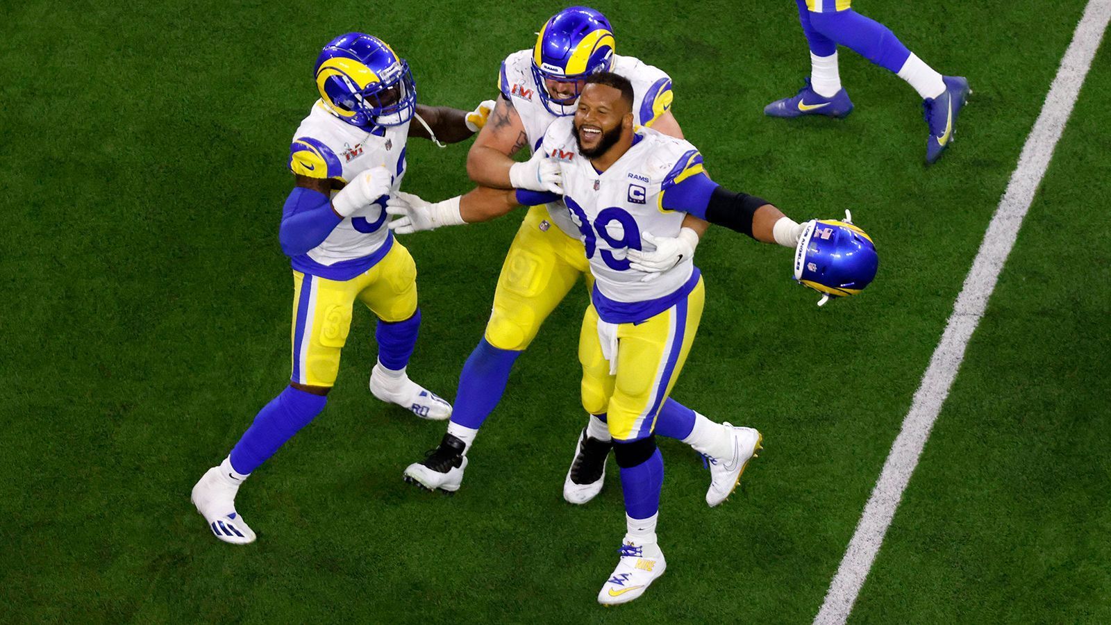 
                <strong>Platz 26: St. Louis/Los Angeles Rams </strong><br>
                &#x2022; 717 Touchdowns<br>
              