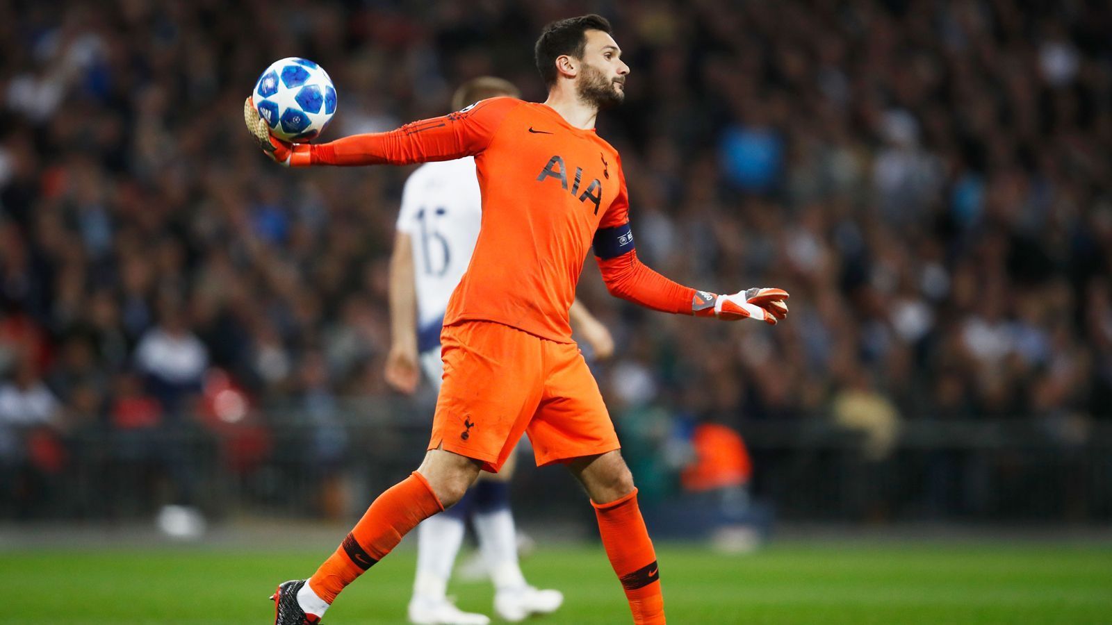 
                <strong>Hugo Lloris (Frankreich)</strong><br>
                Geburtsdatum: 26. Dezember 1986Verein: Tottenham HotspurPosition: TorwartTitel 2018: WeltmeisterWM-Einsätze: 6
              