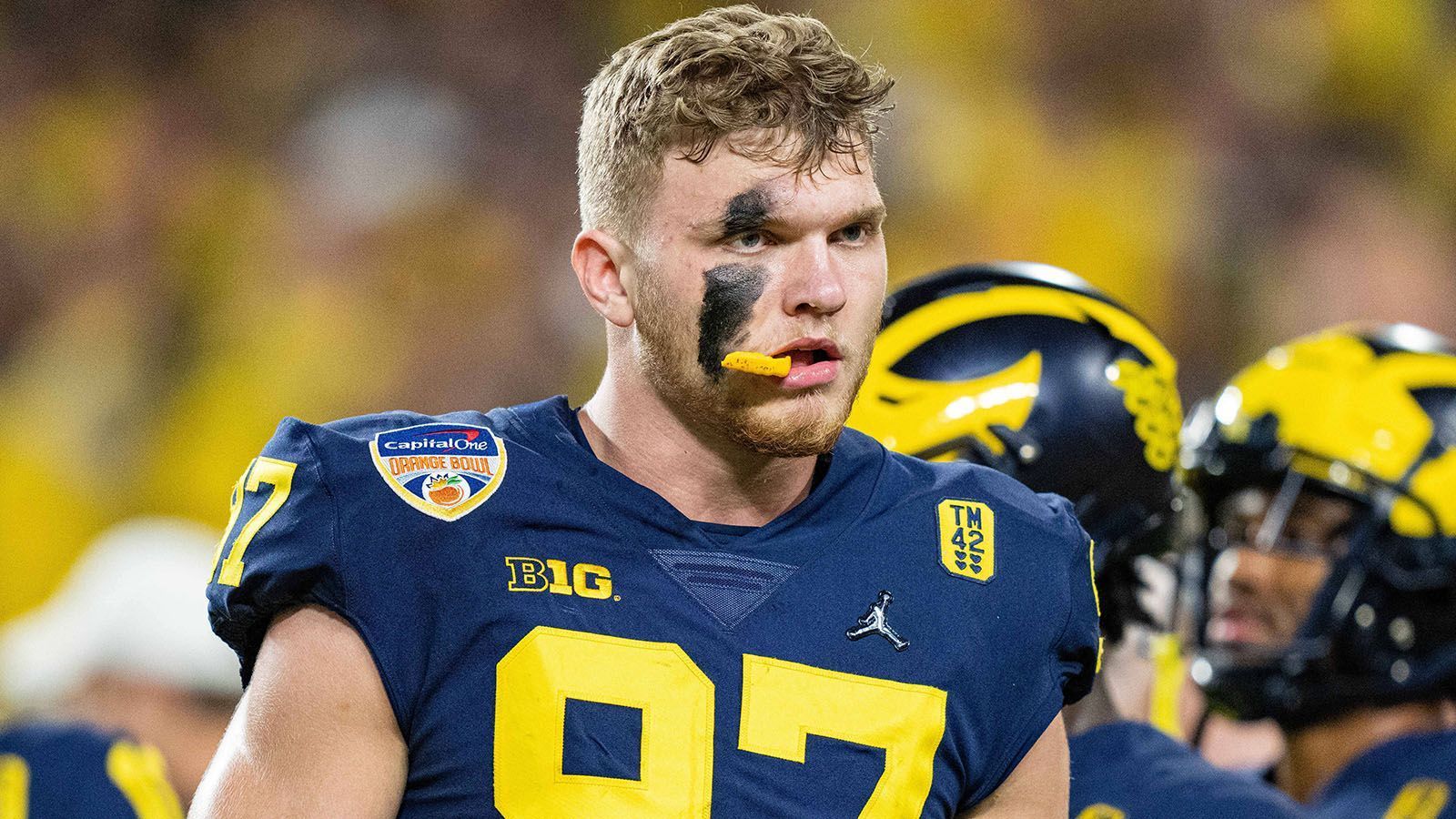 
                <strong>1. Pick: Jacksonville Jaguars - Aidan Hutchinson</strong><br>
                &#x2022; Defensive End<br>&#x2022; Michigan<br>
              