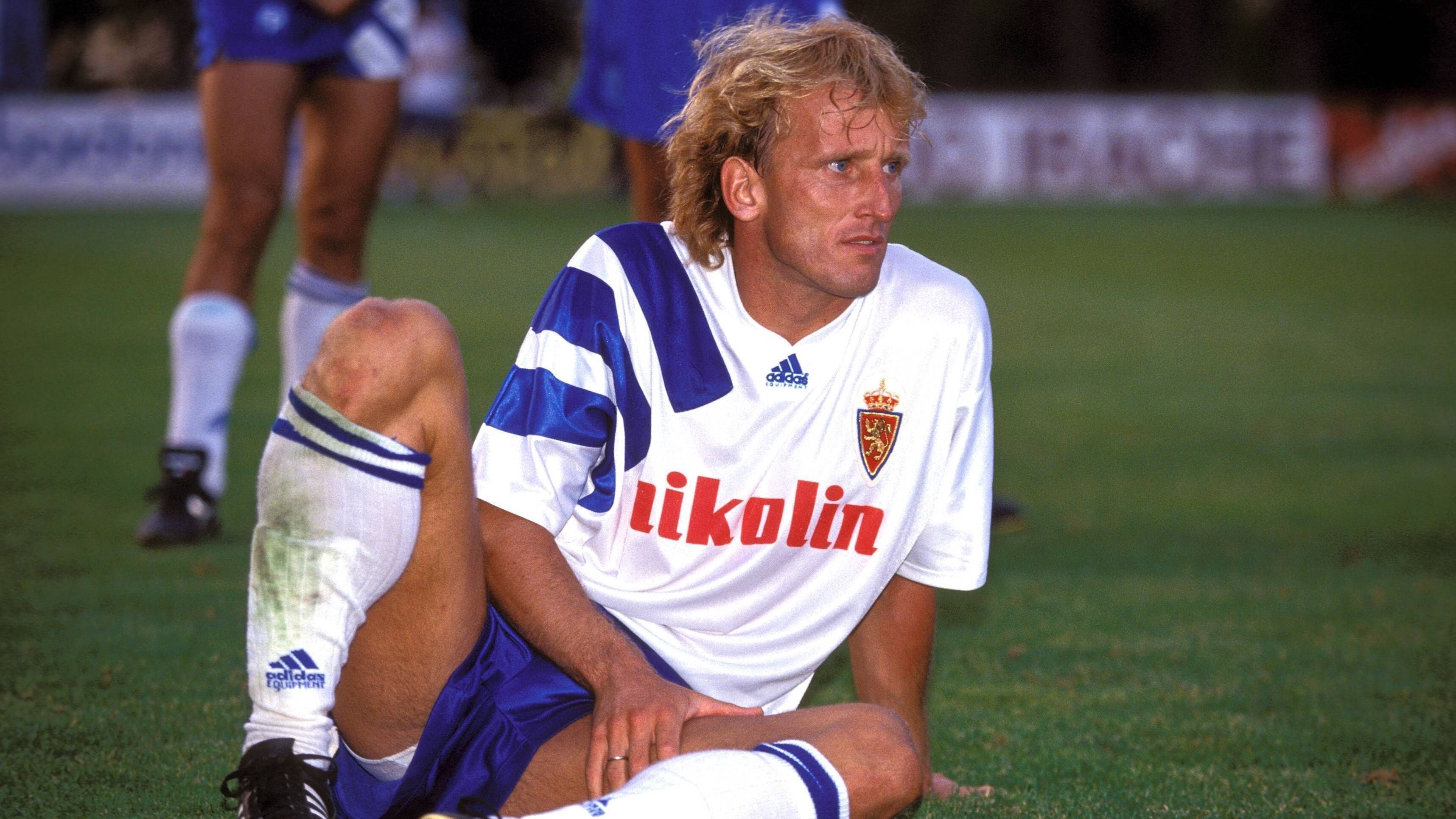 <strong>Kurzes Intermezzo bei Real Saragossa</strong><br>Nach vier Jahren bei Inter wechselte Brehme 1992 nach Spanien. Er unterschrieb bei Real Saragossa einen Dreijahresvertrag, doch bereits im Frühling 1993 schied er nach einem Streit mit Trainer Víctor Fernández aus der Mannschaft aus. Daraufhin kehrte er zum 1. FC Kaiserslautern zurück.