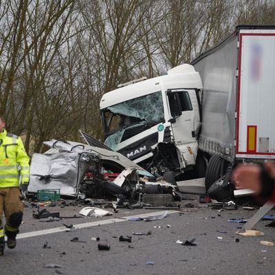 Schwerer Unfall auf der Autobahn 93