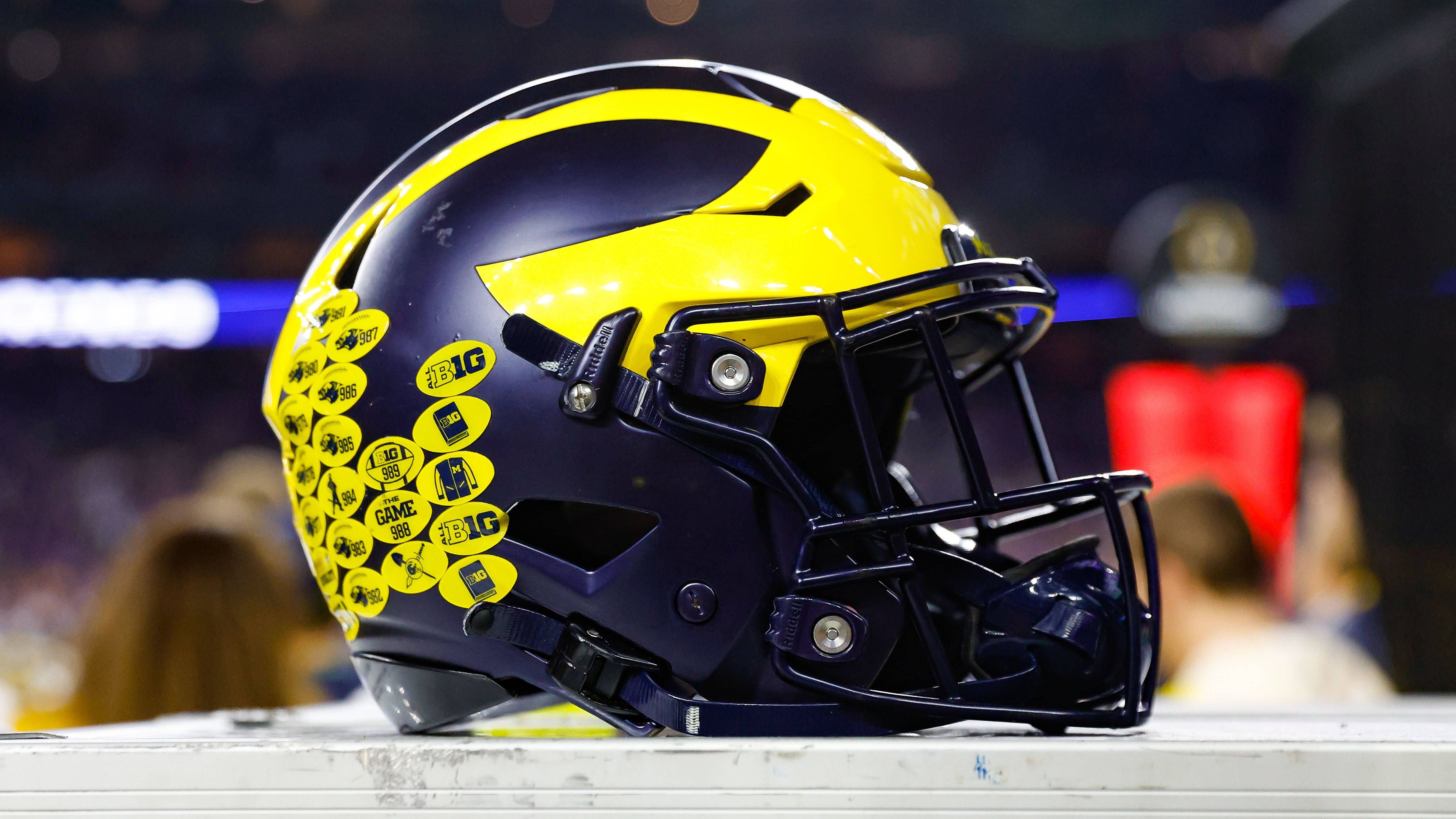 <strong>1. Platz: Michigan Wolverines - 18 Spieler</strong><br>Spieler: J. J. McCarthy (QB), Blake Corum (RB), Cornelius Johnson, Roman Wilson (beide WR), AJ Barner (TE), Karsen Banhart, LaDarius Henderson, Trente Jones, Trevor Keegan, Drake Nugent, Zak Zinter (alle OL), Jaylen Harrell, Kris Jenkins, Braiden McGregor (alle DL), Michael Barrett, Junior Colson (beide LB), Mike Sainristil, Josh Wallace (beide DB)