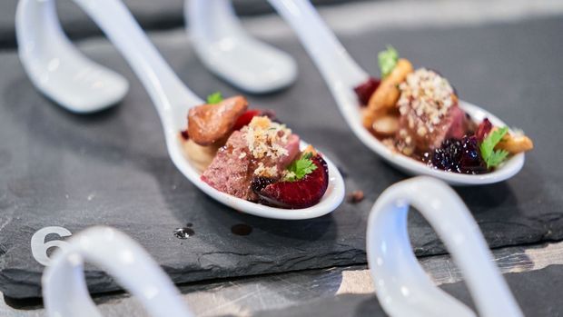 Jari gewinnt mit seinem Löffel "The Taste" 2022