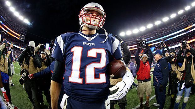 
                <strong>Platz 1: Tom Brady (New England Patriots)</strong><br>
                Platz 1: Tom Brady (New England Patriots). Der 38-jährige Quarterback peilt seinen fünften Super-Bowl-Sieg an und würde mit dem nächsten Erfolg Rekordhalter Charles Haley einholen.
              