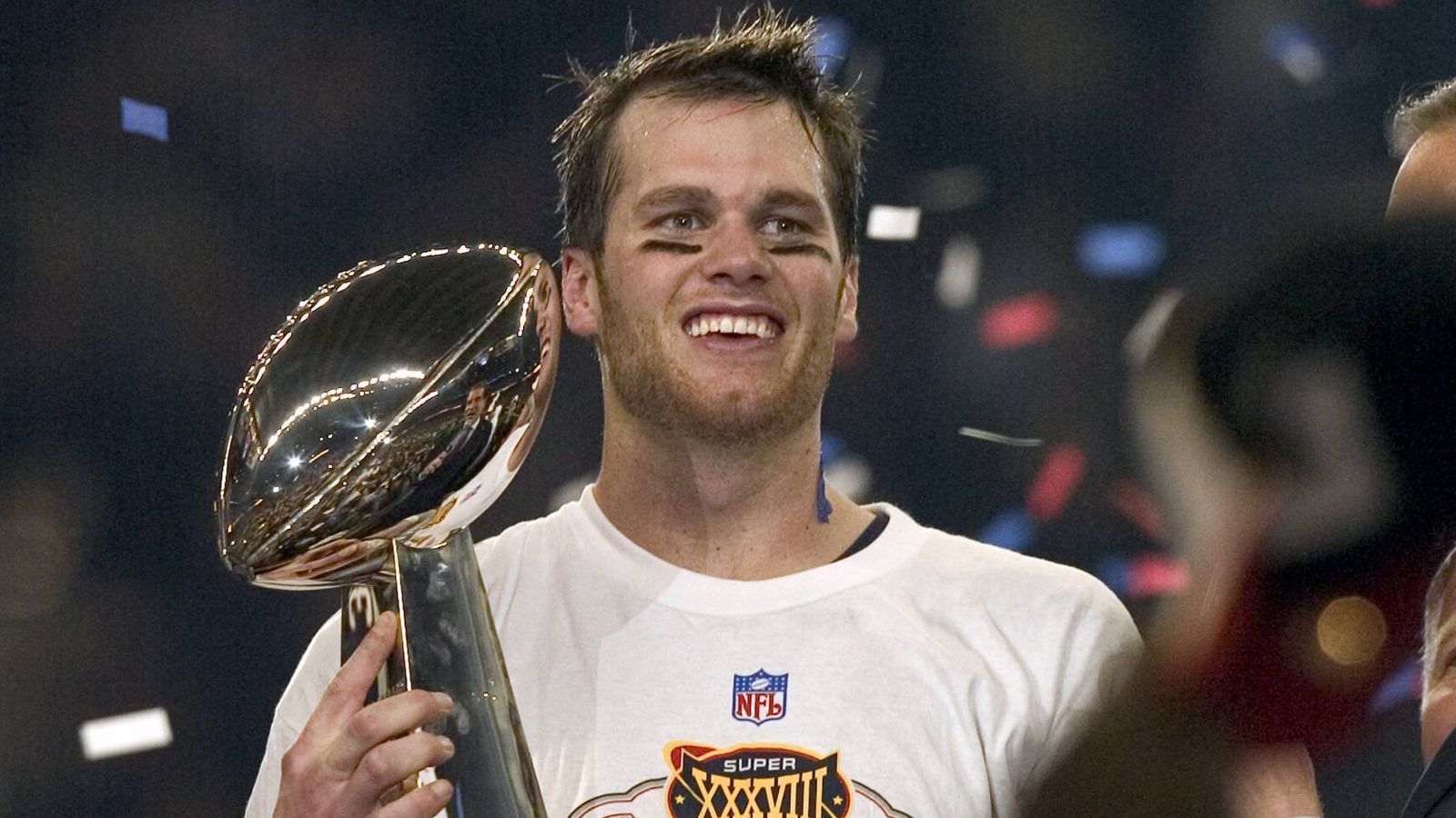 
                <strong>Tom Brady (Sieg im Super Bowl XXXVIII)</strong><br>
                Von 7,4 Millionen auf 10,7 Millionen DollarTeam: New England PatriotsSuper Bowl MVP: ja
              