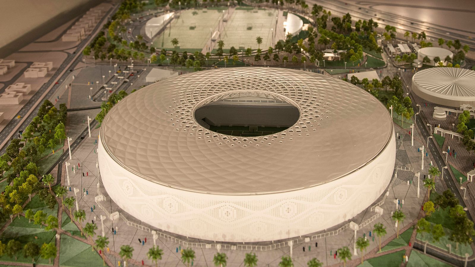 
                <strong>Al-Thumama Stadium</strong><br>
                Kapazität: 40.000Standort: DohaFertigstellung: Neubau, Eröffnung 2020
              