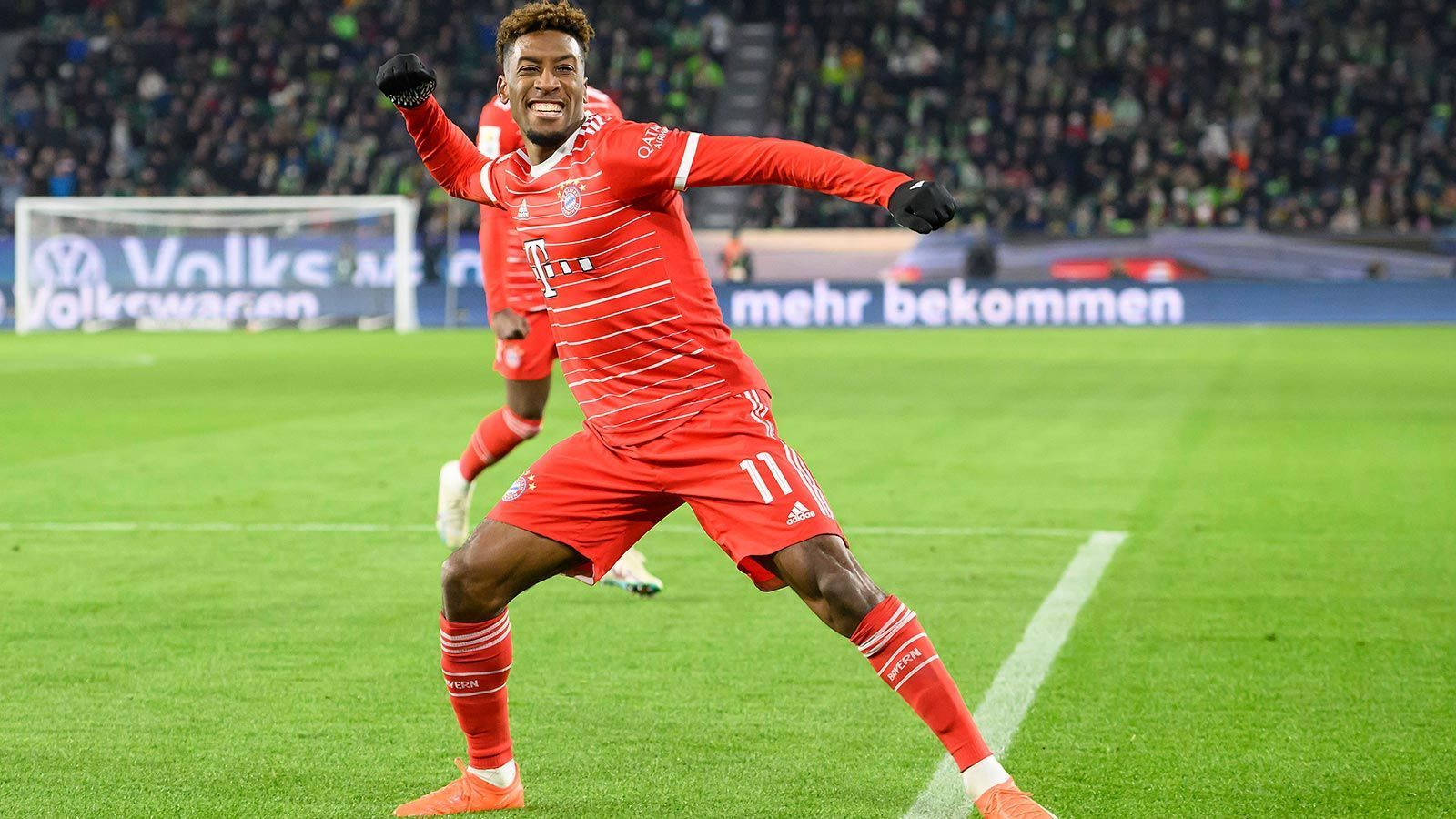 
                <strong>Gewinner: Kingsley Coman (FC Bayern München)</strong><br>
                Ganz starke Partie von Kingsley Coman gegen den VfL Wolfsburg. Mit zwei wunderschönen Toren stellte er die Weichen früh auf Sieg. Nach einer verletzungsgeplagten Hinrunde kommt der Franzose in einer wichtigen Saisonphase immer besser in Schwung. Im Kampf um die Stammplätze auf dem Flügel mit wichtigen Punkten. Besonders weil Sadio Mané immer noch verletzt fehlt und Serge Gnabry im neuen Jahr noch nicht überzeugen konnte.
              