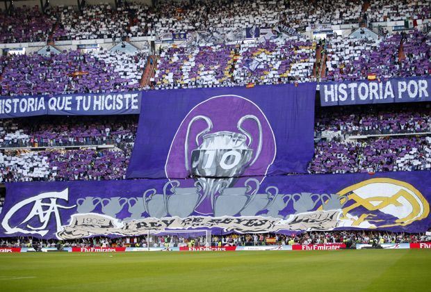 
                <strong>Real Madrid vs. FC Barcelona</strong><br>
                Besonderes Spiel, besondere Choreographie: Vor dem Duell mit Barca zelebrieren die Real-Anhänger nochmal den Champions-League-Gewinn im Mai dieses Jahres.
              