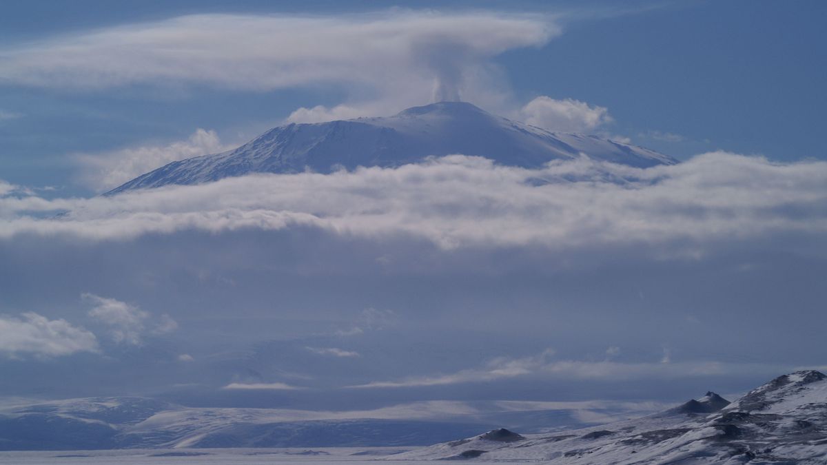 Antarktis-Vulkan Mount Erebus stößt Goldpartikel aus