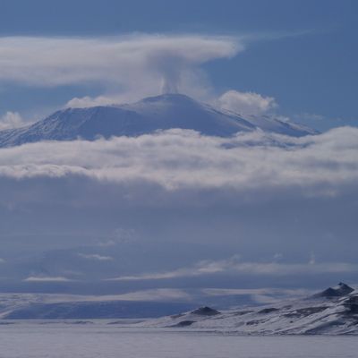 Antarktis-Vulkan Mount Erebus stößt Goldpartikel aus