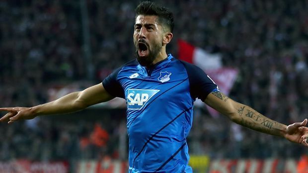 
                <strong>Mittelfeld - Kerem Demirbay (1899 Hoffenheim)</strong><br>
                Als 1899 Hoffenheim den bis dahin nur in der 2. Bundesliga auffälligen Kerem Demirbay vom HSV verpflichtete, waren wohl nur wenige Fans der TSG richtig überzeugt. Doch der Deutsch-Türke entpuppte sich als tolle Verstärkung für den Vierten der Saison 2016/17. Mit zehn Tor-Vorlagen war der 23-Jährige in seiner ersten Saison bei 1899 sofort bester Assistgeber seiner Mannschaft. So schaffte es Demirbay auch noch in den deutschen Kader für den Confed Cup in Russland.
              