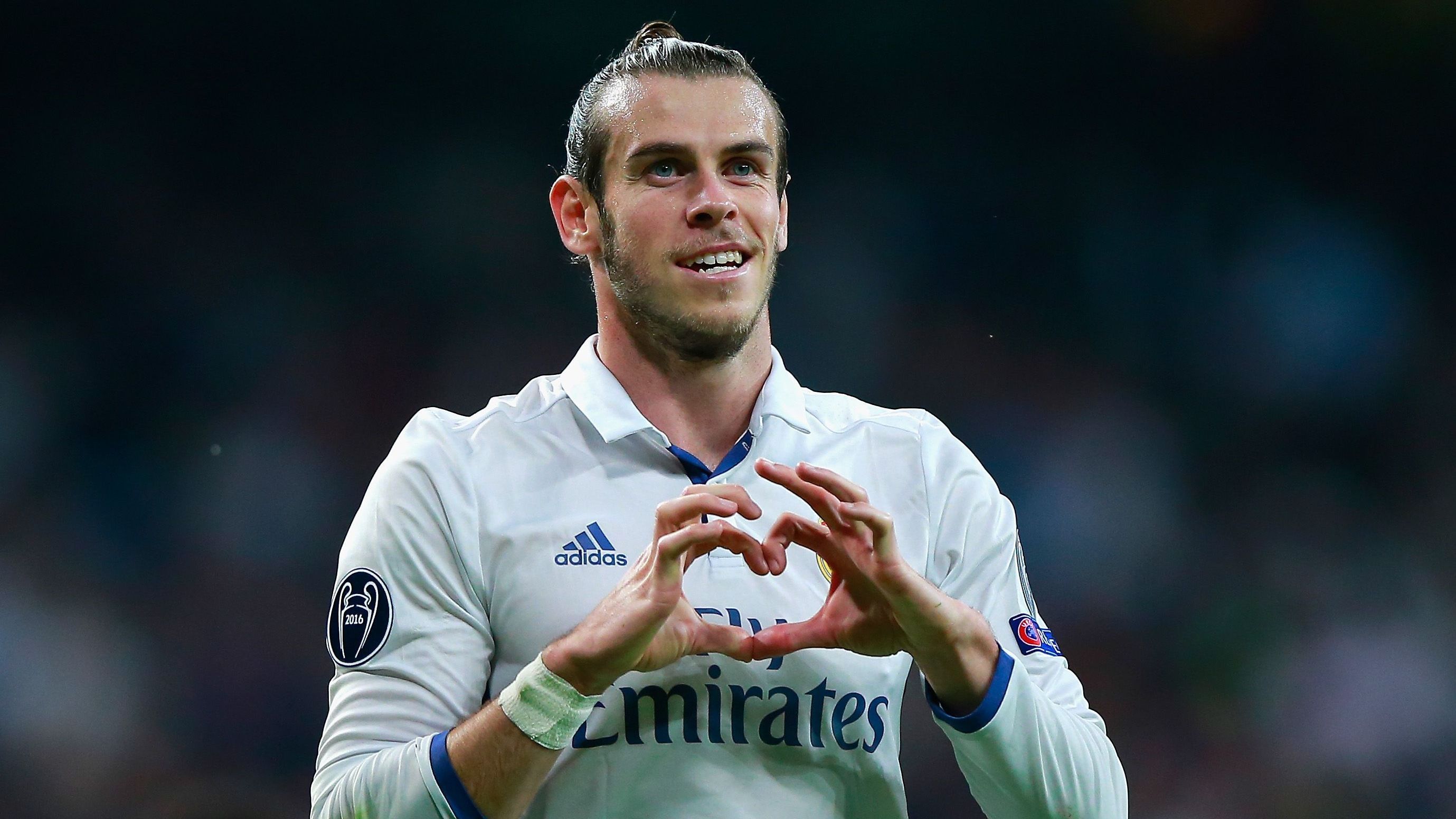 <strong>Platz 9: Gareth Bale (von Tottenham Hotspur zu Real Madrid)</strong><br>Der erste 100-Millionen-Euro-Deal der Geschichte des Fußballs kam im Sommer 2013 zustande, als Gareth Bale für <strong>101 Millionen Euro</strong> von Tottenham zu Real Madrid wechselt. Mit den Blancos holte der Waliser ganze 17 Titel, darunter fünfmal die Champions League, drei spanische Meisterschaften und drei europäische Supercups.