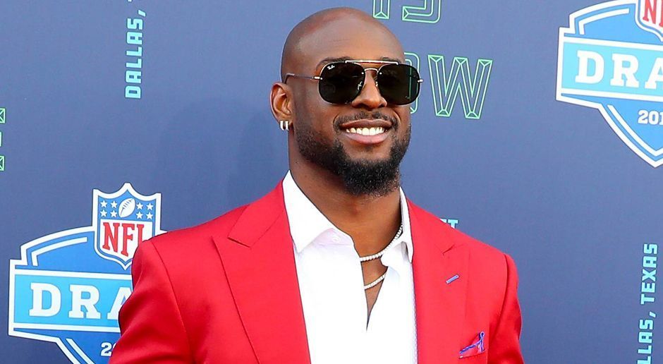 
                <strong>22. Tennessee Titans: LB Rashaan Evans </strong><br>
                Er denkt über das Sparen nach. Und seinen Eltern will er ebenfalls eine Freude machen.
              