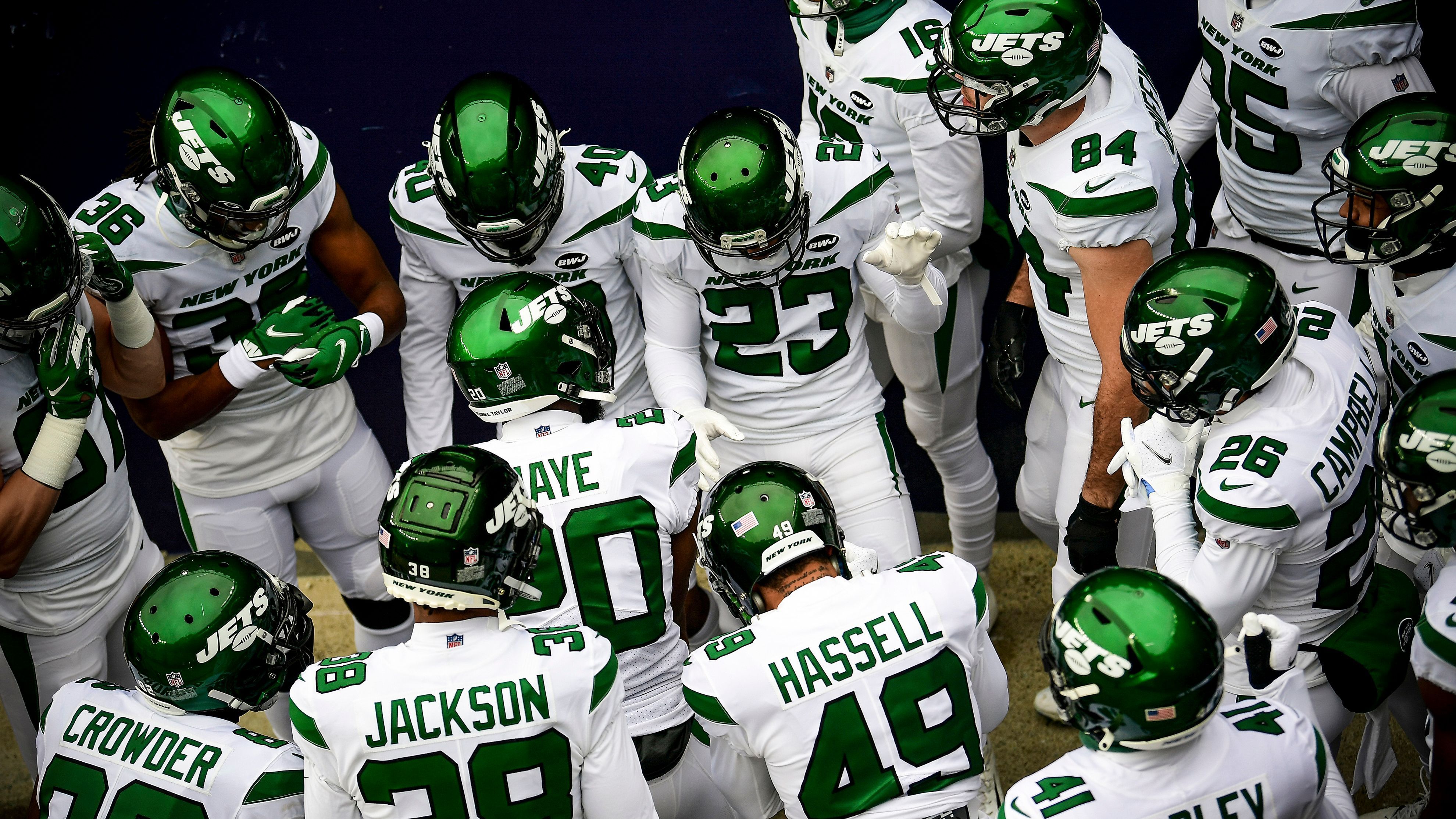 
                <strong>New York Jets</strong><br>
                Die New York Jets zeigen Verständnis für die Verantwortungen der Profis abseits des Sports: "Wir respektieren, dass jeder Spieler das Recht hat, eine Entscheidung darüber zu treffen, was das Beste für seine Familie ist. Darüber hinaus zeigen wir uns solidarisch mit allen anderen Spielern in der NFL, die in dieser Offseason fundierte Entscheidungen treffen."
              