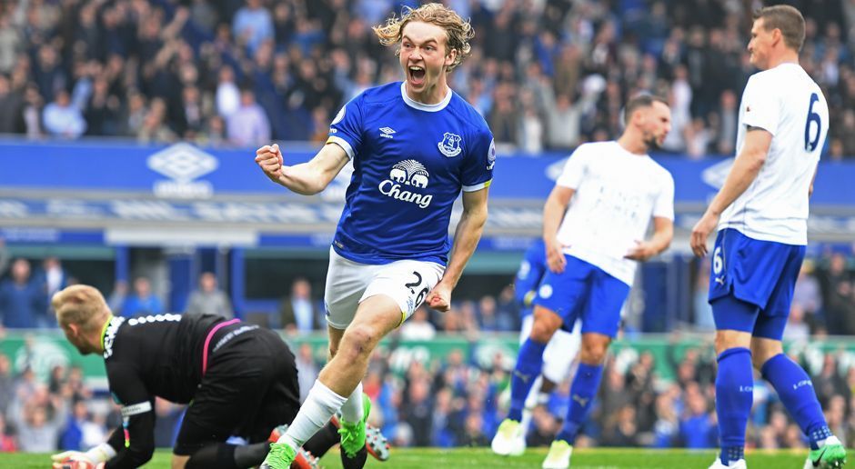 
                <strong>Offensiver Mittelfeldspieler: Tom Davies (FC Everton)</strong><br>
                Für die Spielgestaltung in der Offensive unserer Top-Elf ist Tom Davies zuständig. Der Mittelfeldspieler vom FC Everton spielte sich in der vegangenen Saison in der Premier League ins Rampenlicht. 30-Mal kam er unter Ronald Koeman zum Einsatz, schoss 2 Tore und bereitete drei weitere vor. In dieser Saison will der 19-Jährige seine Erfolgsgeschichte auch auf internationaler Bühne fortsetzen.
              