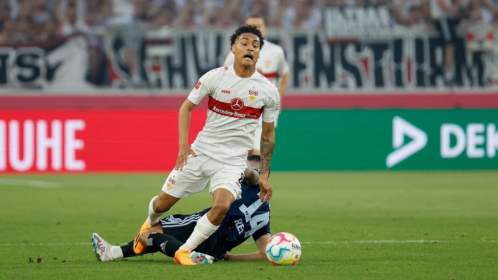 
                <strong>Enzo Millot (VfB Stuttgart)</strong><br>
                Erhält in der Startelf den Vorzug gegenüber Silas und enttäuscht VfB-Trainer Hoeneß nicht. Holt den Elfmeter heraus (25.), den Guirassy aber vergibt. Bereitet das 2:0 durch Vagnoman vor (51.). ran-Note: 2
              