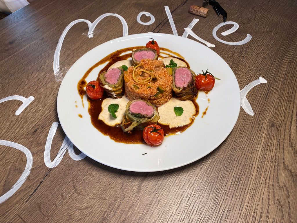 Lammrücken im Kartoffelspaghetti-Mantel mit Ratatouille-Couscous und ...