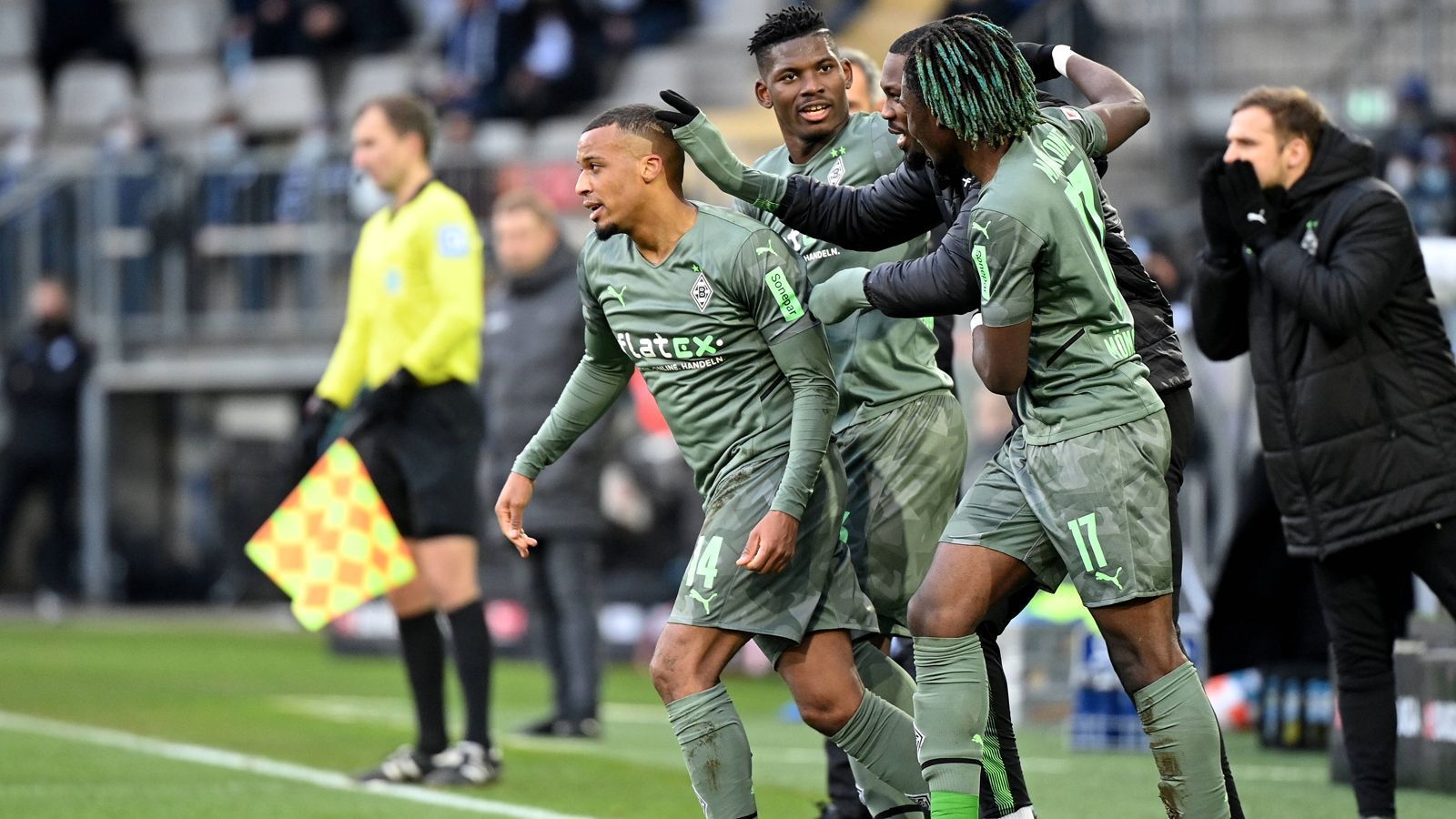 
                <strong>Platz 14: Borussia Mönchengladbach</strong><br>
                Transfereinnahmen seit 2012: 231 Millionen Euro - Transferausgaben seit 2012: 296 Millionen Euro - Transferbilanz seit 2012: -65 Millionen Euro
              