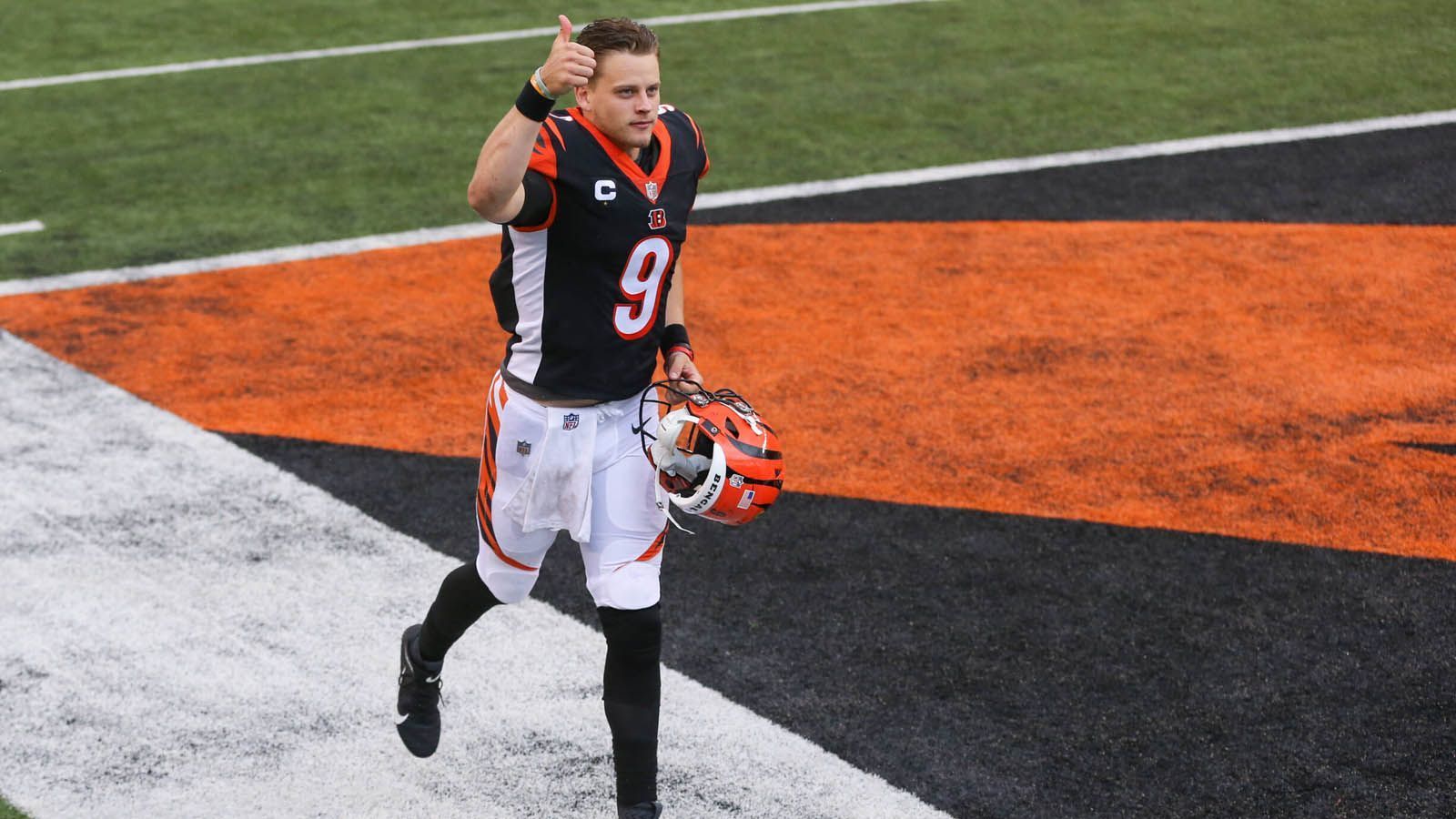 
                <strong>Week 4: Joe Burrow wirft Rookie-Rekord</strong><br>
                300 Passing Yards erwarf Rookie-Quarterback Joe Burrow. Damit ist der Signal Caller der Bengals nun der erste Rookie, der in drei aufeinanderfolgenden Spielen mindestens 300 Passing Yards pro Partie erzielte. 
              