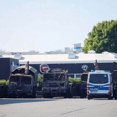 In Erfurt sind mehrere Bundeswehrfahrzeuge ausgebrannt.