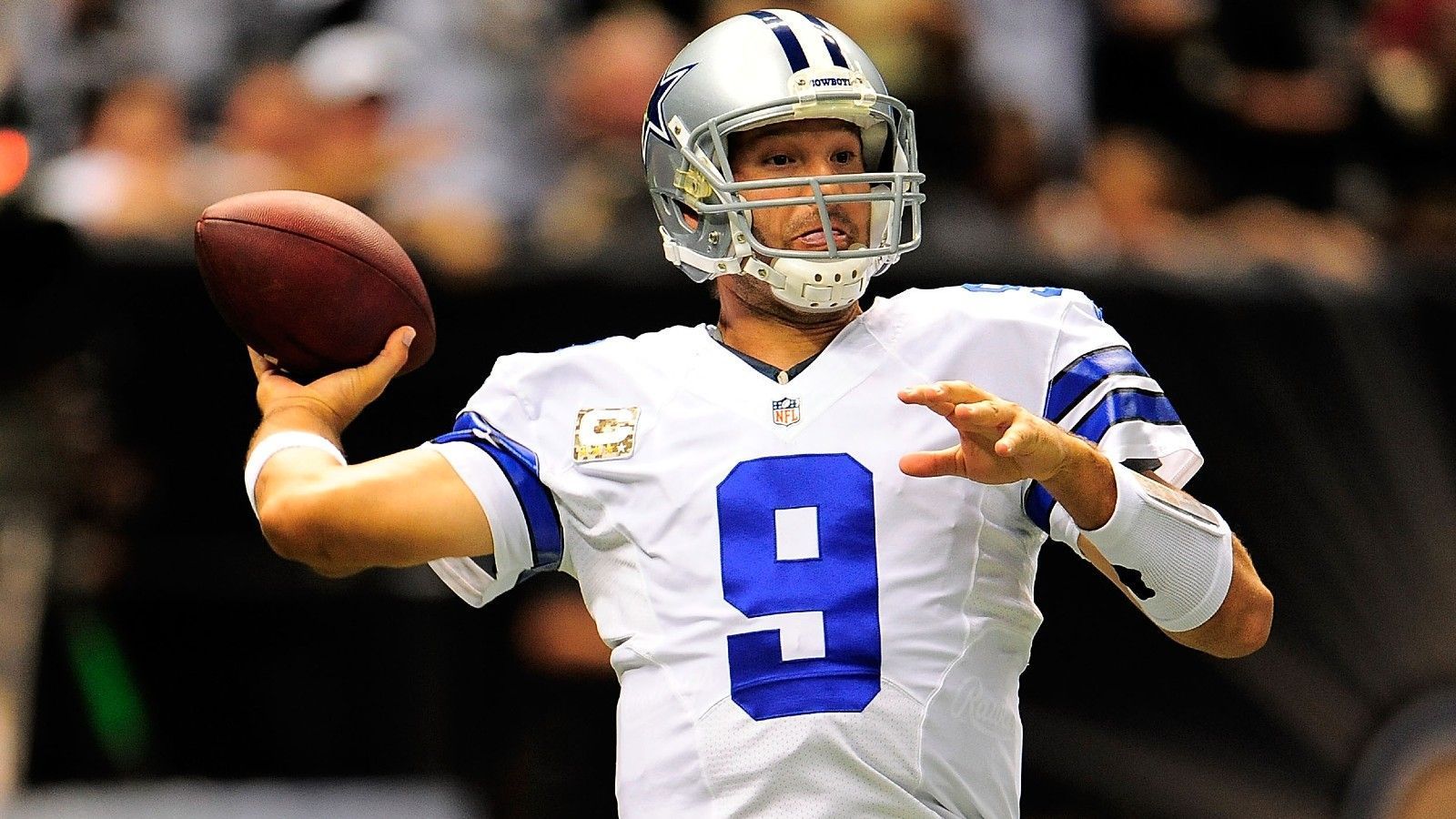 <strong>Dallas Cowboys - Tony Romo</strong><br>Passing-Yards: 34.183<br>Passing-Touchdowns: 248<br>Jahre im Team: 12<br>Absolvierte Spiele: 156
