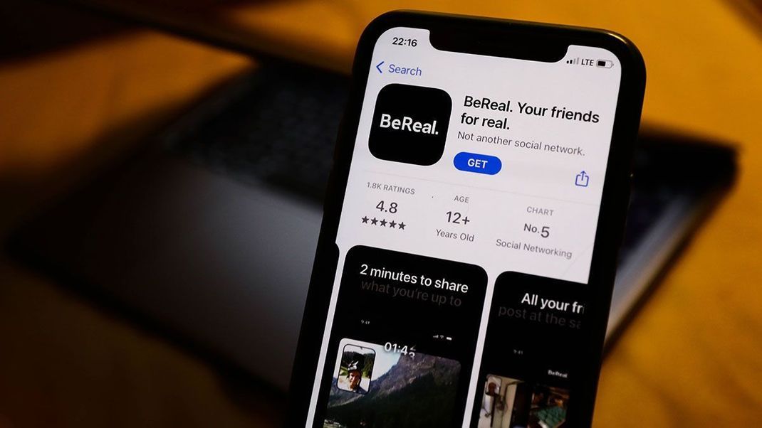 Was steckt hinter dem Hype der neuen Social Media App "BeReal" – wir haben alle Fakten zu der aus Frankreich stammenden Foto-App.