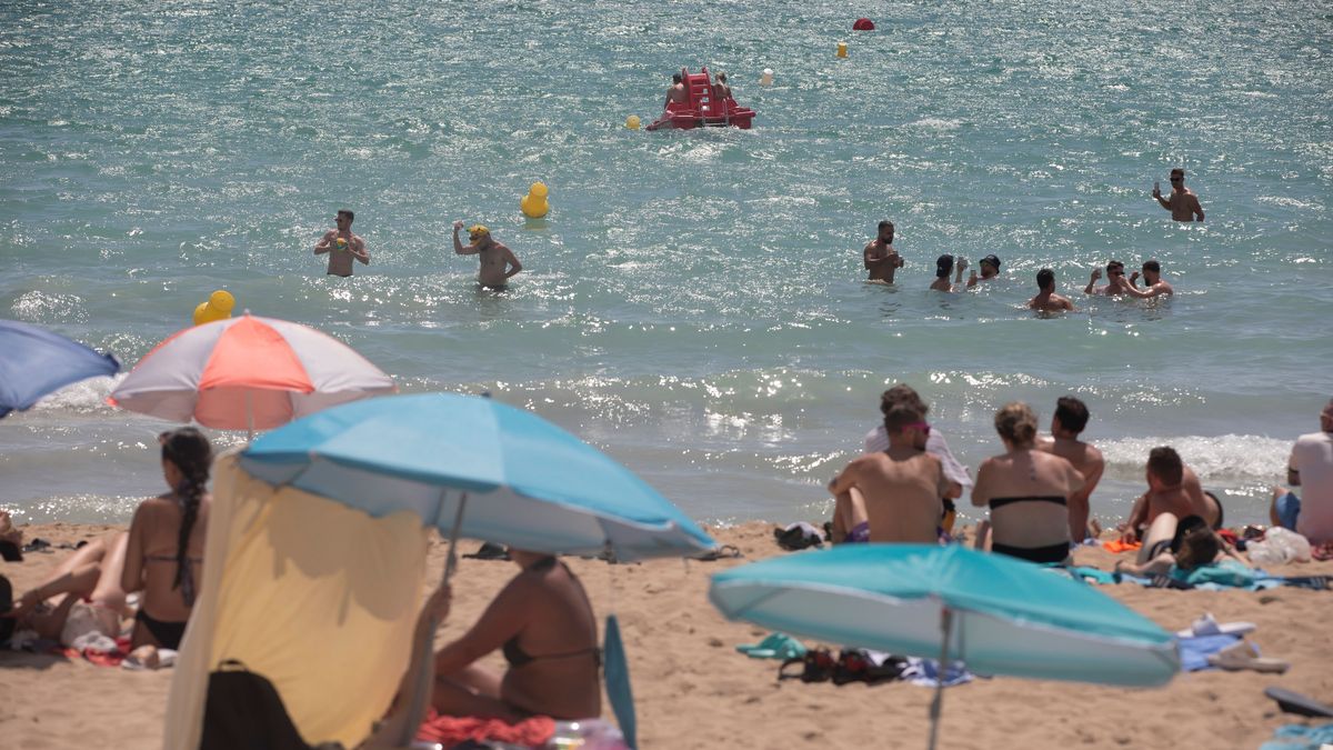 Bei zwei Badeunfällen in Spanien sind ein Deutscher und ein Brüderpaar aus Großbritannien gestorben.