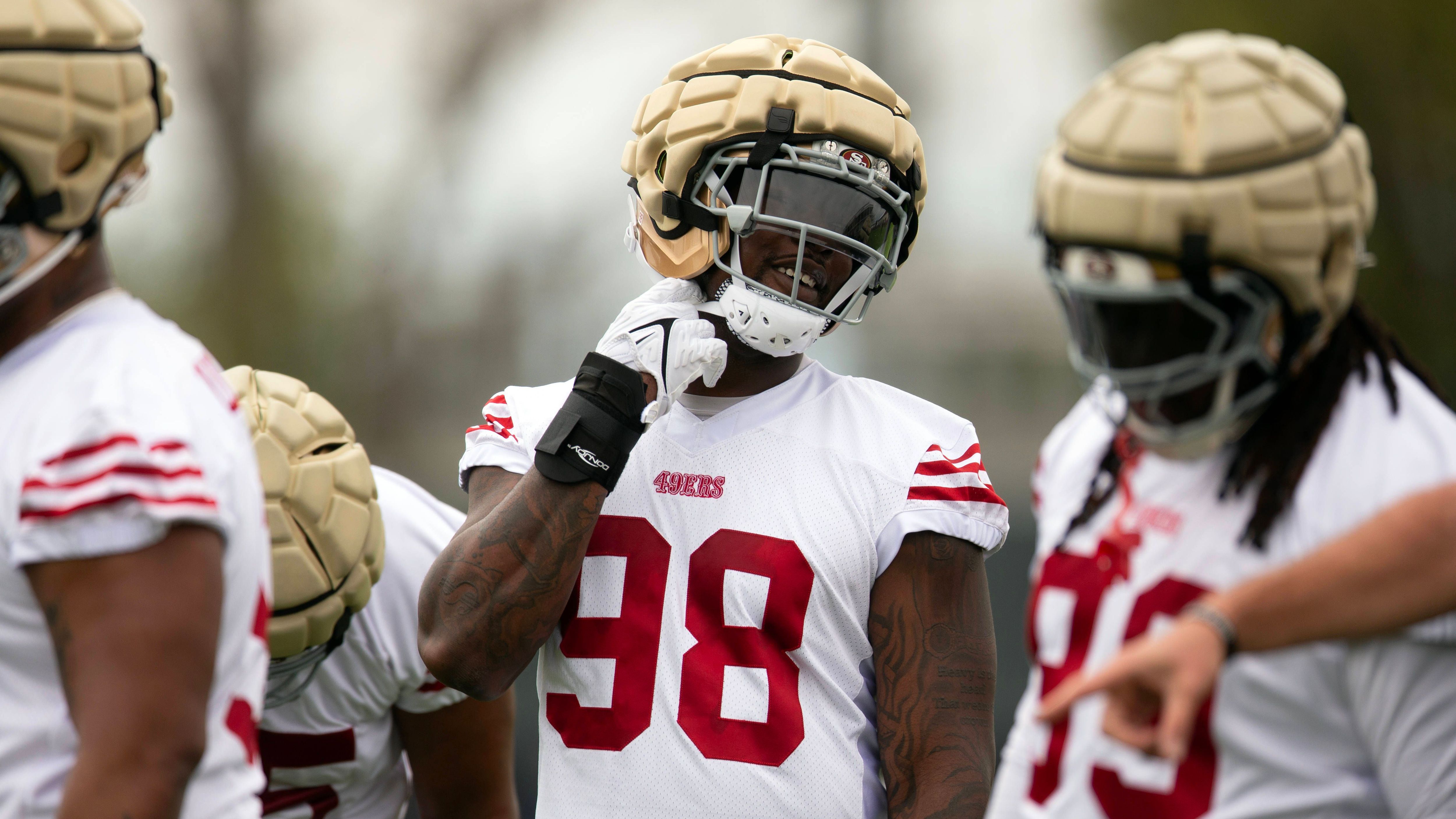 <strong>Platz 3 (geteilt): Mykel Williams (DE, San Francisco 49ers)</strong><br>Quote: +1.100 (bei einem Einsatz von 100 US-Dollar gewinnt man 1.100 US-Dollar)
