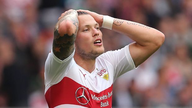 
                <strong>Daniel Ginczek (VfB Stuttgart)</strong><br>
                Daniel Ginczek (VfB Stuttgart): Mit Daniel Ginczek fehlt dem VfB Stuttgart ein ganz wichtiger Spieler in der Offensive. Der Angreifer zieht sich einen Kreuzbandriss zu - Saisonaus!
              