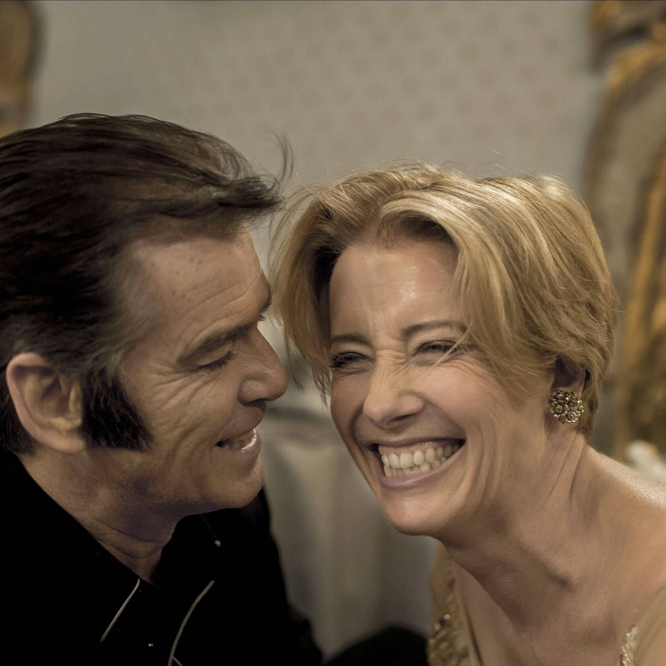 Pierce Brosnan als Richard und Emma Thompson als Kate in der romantischen Komödie "Wie in alten Zeiten".