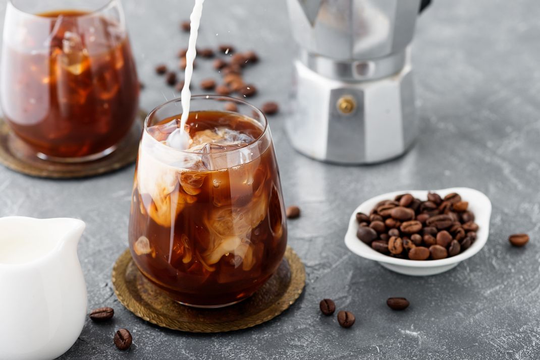 Die Präsentation macht dieses Getränk erst perfekt - mit einem schönen Glas sieht der Kaffee gleich noch besser aus.